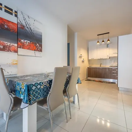 Holiday House * Gzira